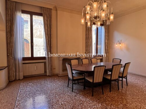 Prestigioso appartamento, Zona Duomo Padova