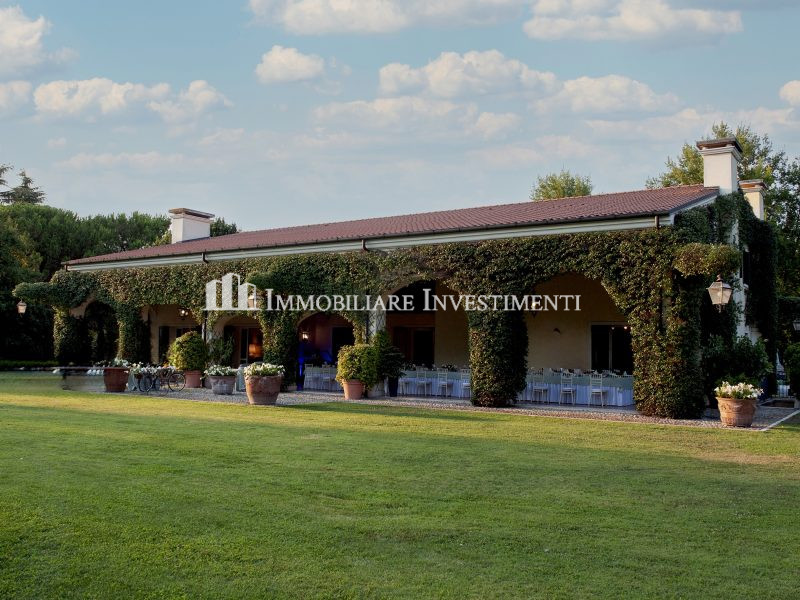 Prestigiosa tenuta equestre con villa alle porte di Padova