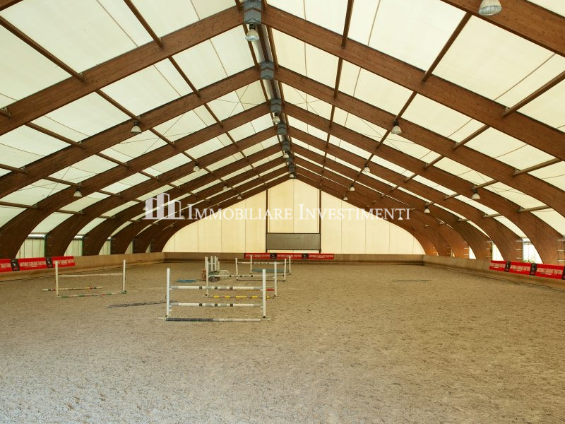Prestigiosa tenuta equestre con villa alle porte di Padova