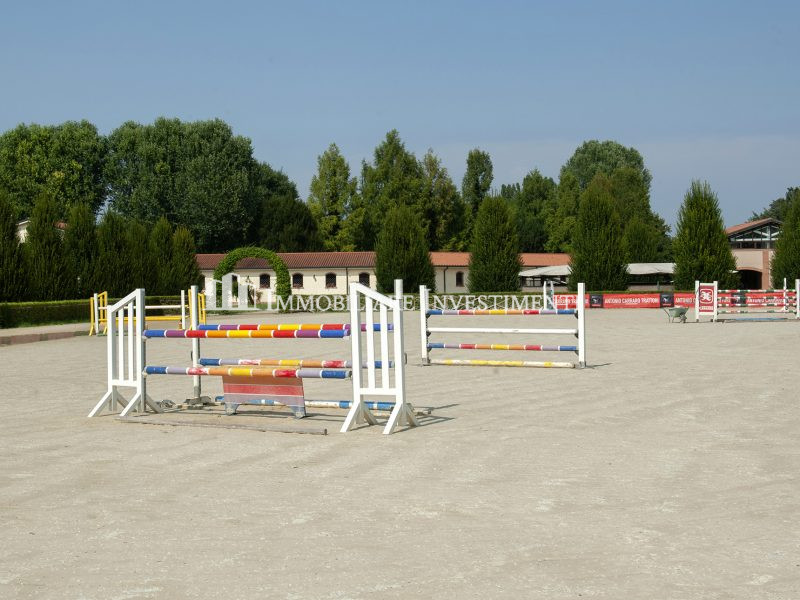 Prestigiosa tenuta equestre con villa alle porte di Padova