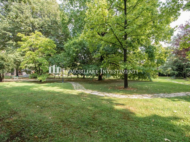 Prestigiosa residenza con parco privato di 5 ettari